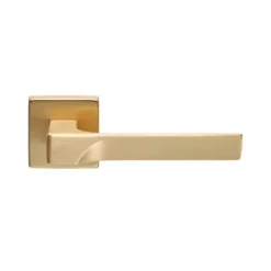 CARLISLE Set Manital Satin Brass Flash Lever Furniture On Square Rose | FH5SB