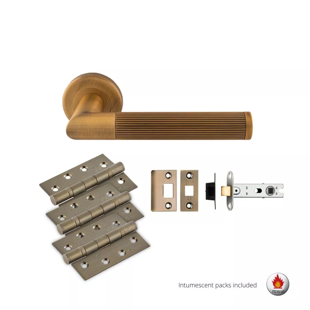 CARLISLE Antique Brass Trend Lines Lever Handle Door Kit - Latch 2 CARLISLE Antique Brass Trend Lines Lever Handle Door Kit - Latch - Image 2